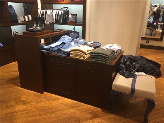 木制服装展柜 木制服装展柜