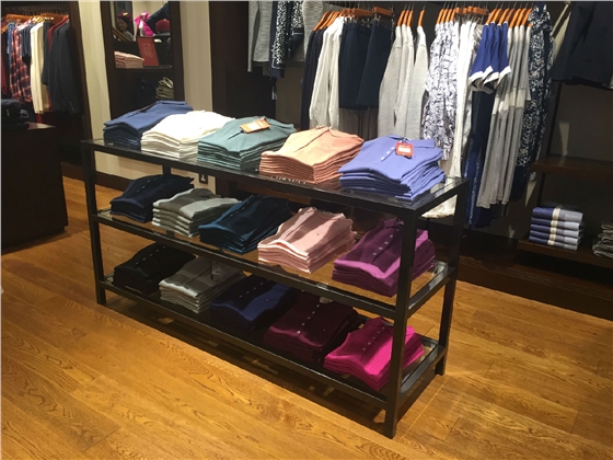 服装展柜 服装展柜