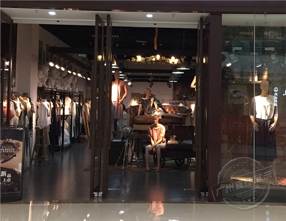 服装店中岛展柜制作 服装店中岛展柜制作