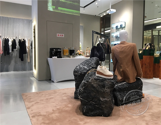 奢侈品展柜定制 奢侈品展柜定制