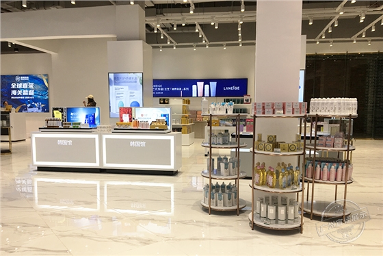 化妆品店彩妆柜台 化妆品店彩妆柜台
