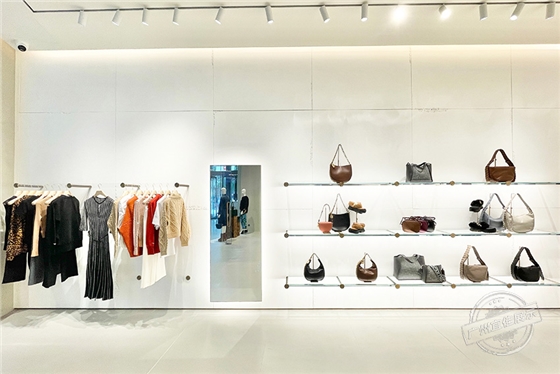 女装服装展柜 女装服装展柜