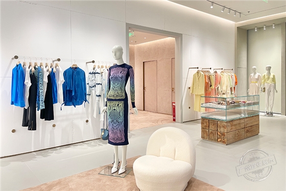 女装服装展柜 女装服装展柜