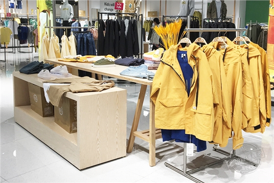服装店货架展柜公司 服装店货架展柜公司
