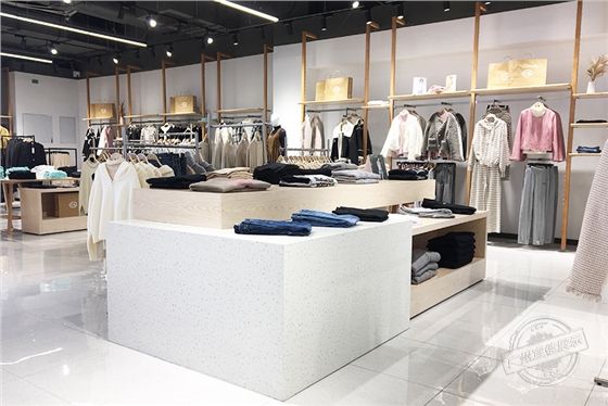 服装店货架展柜公司 服装店货架展柜公司